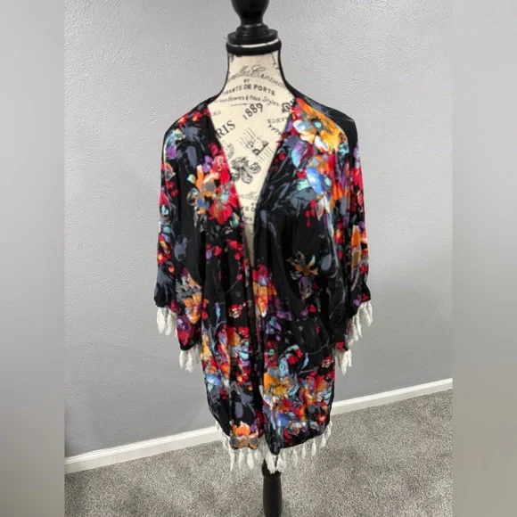 UMGEE Floral Tassel Kimono – Size Large - Picture 1 of 7